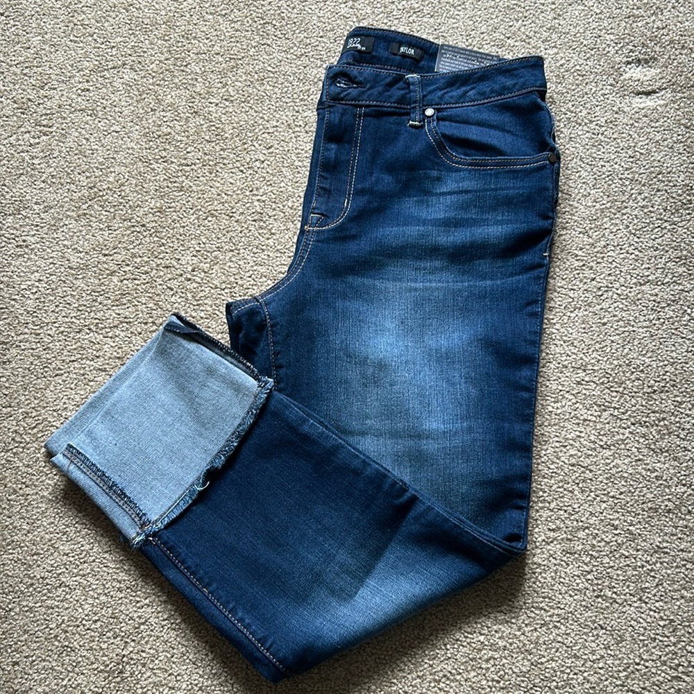 NWOT 1822 DENIM Taylor Vintage Denim Crop Skinny with cuff